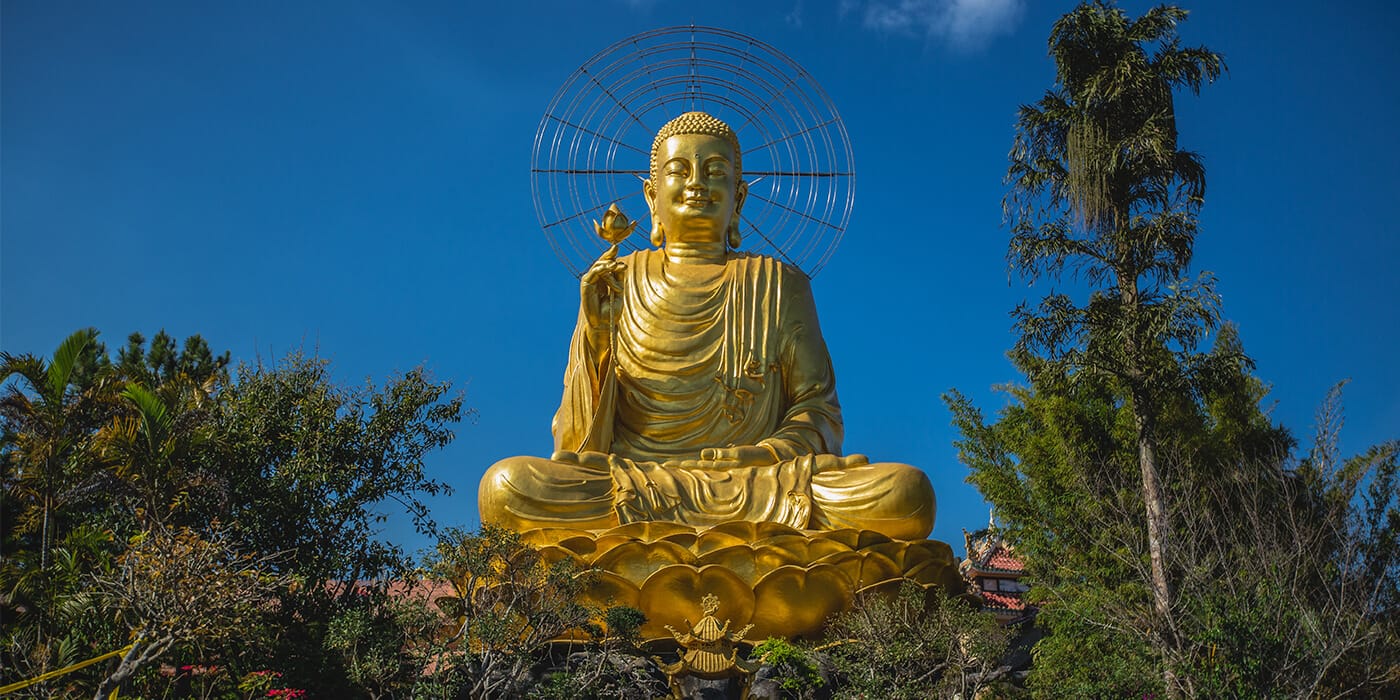 golden-statue-of-buddha-in-vietnam